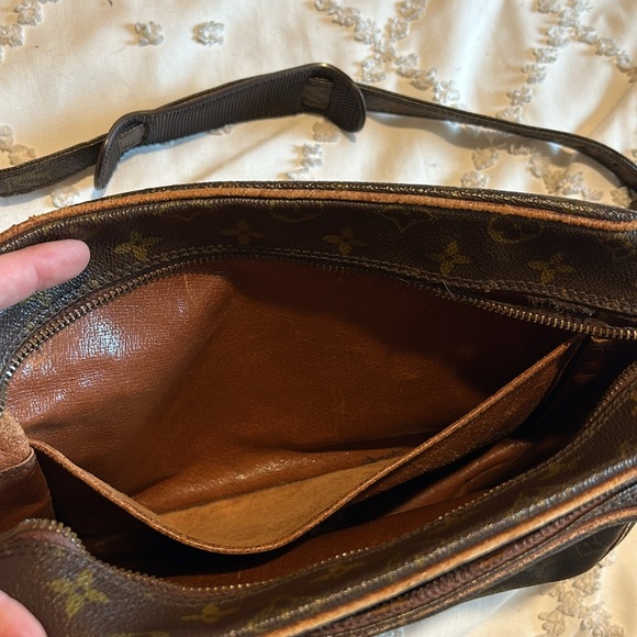 Authentic Louis Vuitton Monogram Dual Compartment Camera Messenger Crossbody Bag - Picture 9 of 16